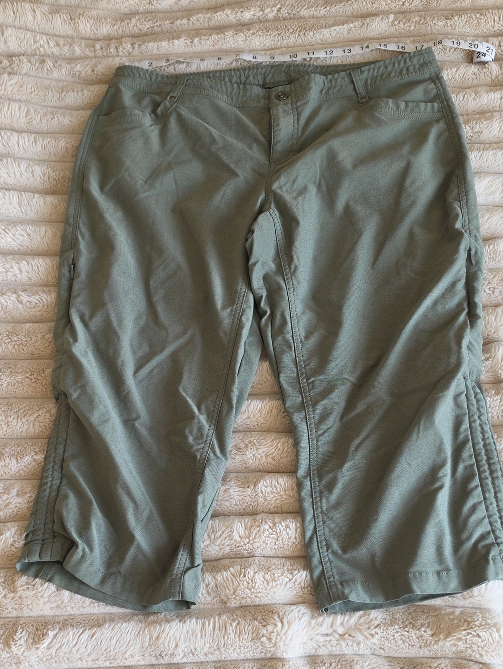 Kuhl Women's Olive Green Cargo Capris, Sz 16